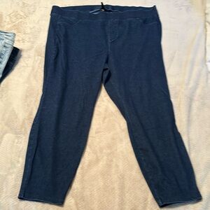 Torrid dark blue elastic waistband jeggings size 4